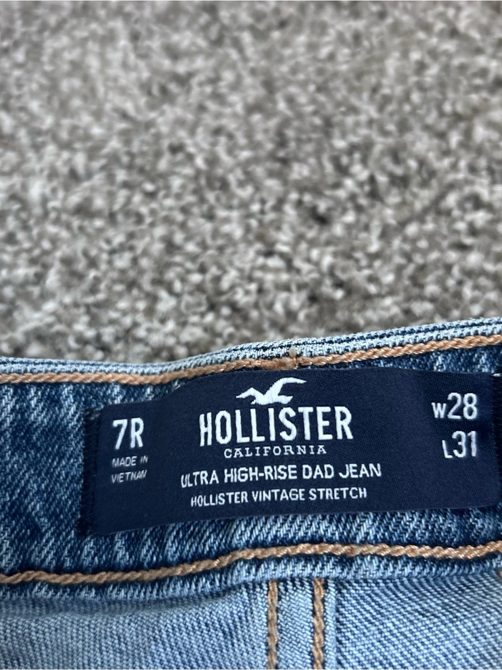 Hollister Ultra High Rise Dad Jean - Picture 2 of 3